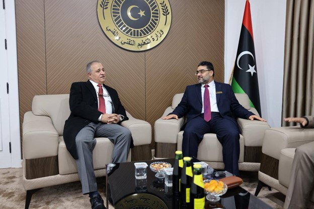 وزير التعليم التقني والفني الليبي يبحث مع الدكتور معن قطامين توظيف الذكاء الاصطناعي في تطوير منظومة التعليم التقني في ليبيا